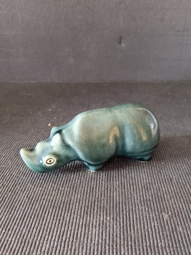 Small vintage wellow pottery - small,