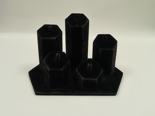 Elegant black velvet ring - black,