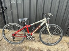 Giant Boulder Mountain Bike  14” Frame 26”wheels All Works Teens Kids