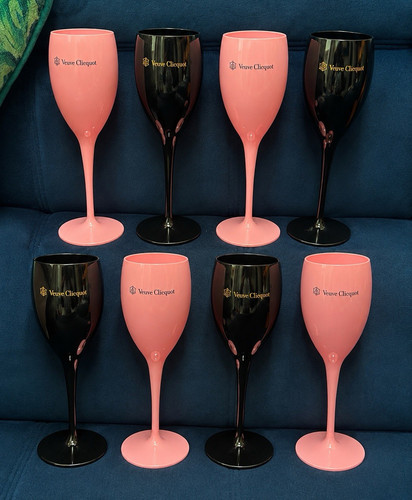 Veuve clicquot champagne - veuve,