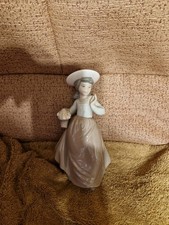 Nao by Lladro "Young Girl With Basket Of Flowers" Figurine Handmade 1988 (B7)