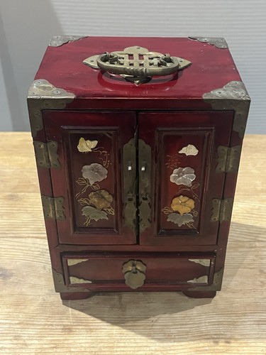 Vintage chinese red lacquer - vintage,
