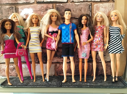 Barbie ken doll bundle chelsea - ken,