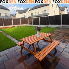 Classic Wooden Pub Picnic