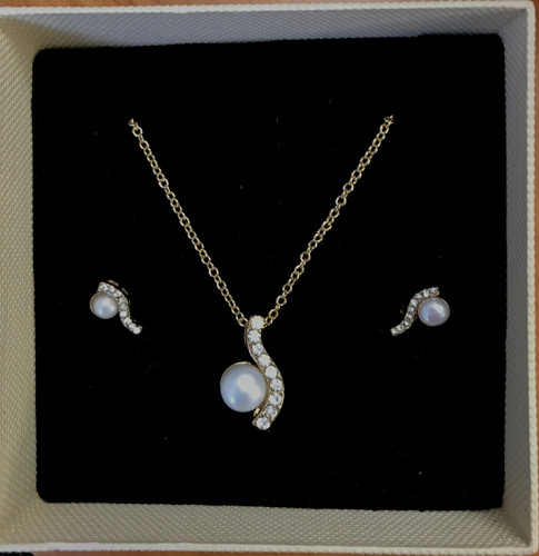 Freshwater pearl pendant - , and