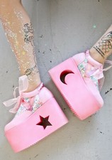 YRU x Little Twin Stars &