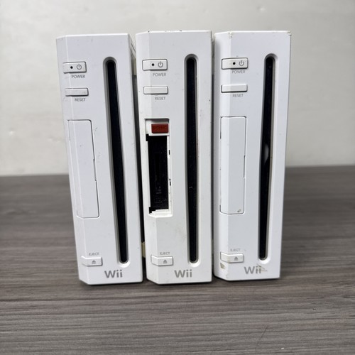 Lot nintendo wii consoles - lot,