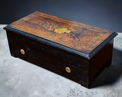 Victorian music box playing - music, "