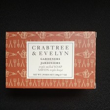NEW  BOXED BAR OF CRABTREE &