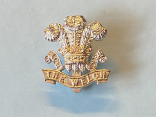 THE WELCH REGIMENT O/R s  ANODISED CAP BADGE .