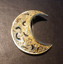 Vintage Gold Tone Crescent-shaped Pin Brooch Marked  01 