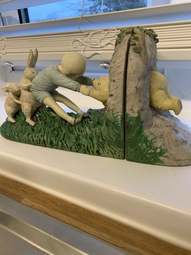 Winnie the pooh book end - pooh,