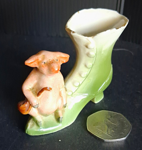 Late victorian piggie a - on,