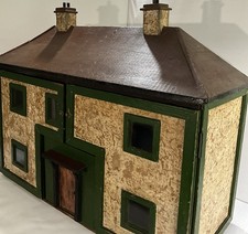 UNUSUAL  VINTAGE 1930s/40s HANDCRAFTED DOLL HOUSE , ORIGINAL LINOLEUM FLOORING