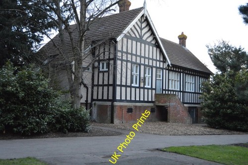 Photo 6x4 lodge - lodge,, bedford