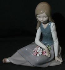 Vintage Lladro Figure Figurine - Girl Seated with Flowers - 6 3/4" Height