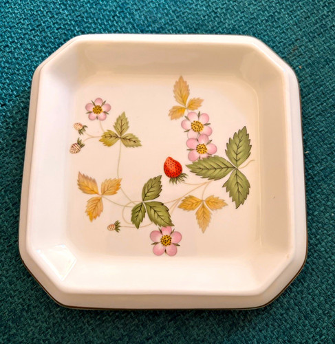 Wedgwood wild strawberry - wild,