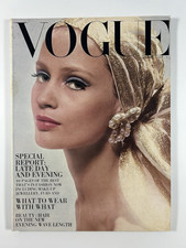 Vogue Oct 1st 1967 TWIGGY