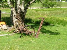 Photo 6x4 Disused hay cutter