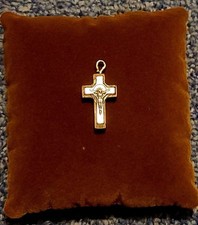 SMALL WOODEN CRUCIFIX JESUS ON