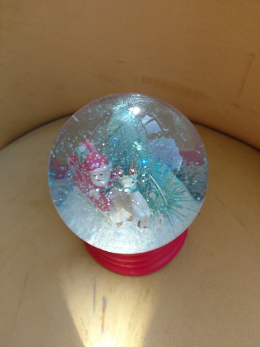 Vintage snow globe christmas - snow,