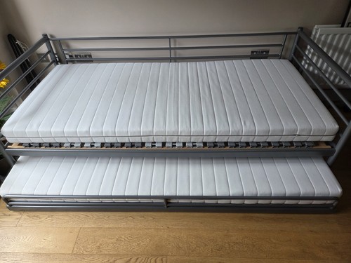 Grey metal daybed - grey, plus