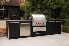 Outdoor Kitchen with Subzero Wolf Appliances