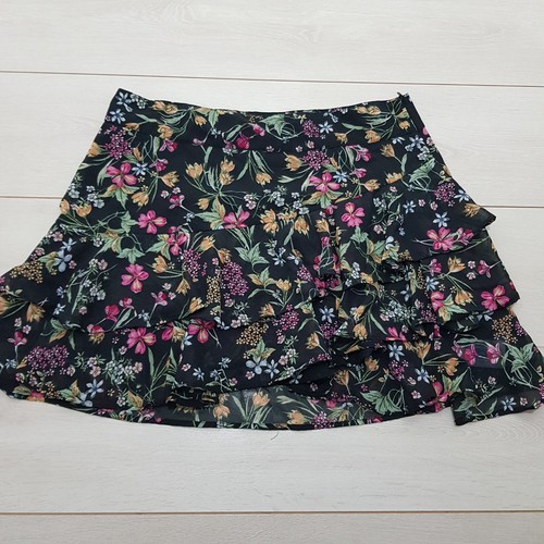 Select short summer skirt size - short,