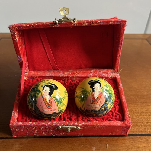 Red chinese baoding balls - red,