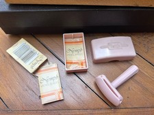 1950’s Ladies Nymph Razor