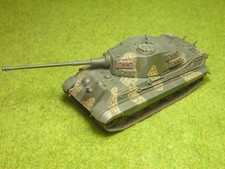 Sd.Kfz.182 King Tiger II tank 1/72 kit pro-built & airbrush-finished for display