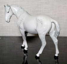 Beswick Mare Head Down Facing