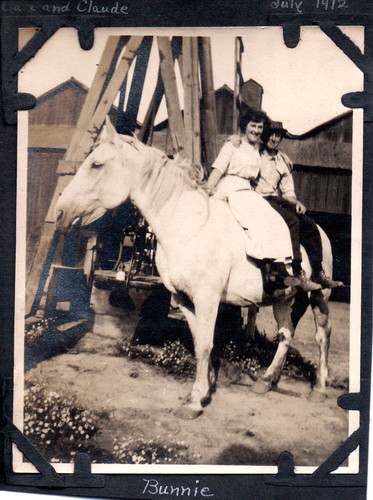 Photograph horse slight hop - horse,