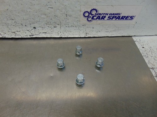 Volvo v50 wheel nuts 04 - wheel,