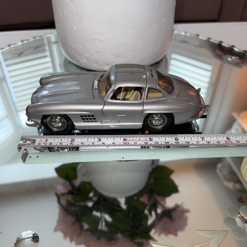 Burago mercedes benz - 1.24, 300