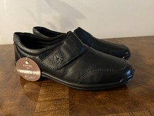 Ladies Size 7 .5 Wide Fit