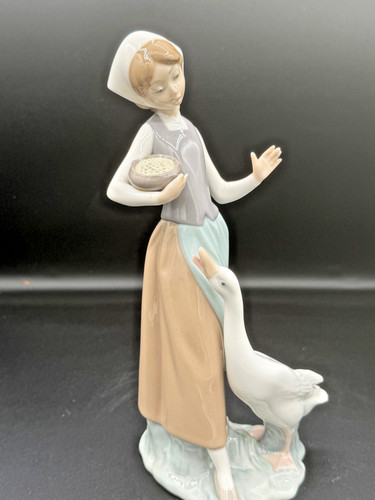 Vintage lladro figurine girl - lladro,