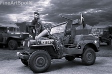 Pin Up lady in military