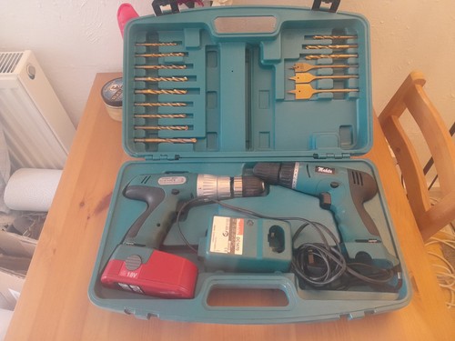 Makita 18v drill set - drill,
