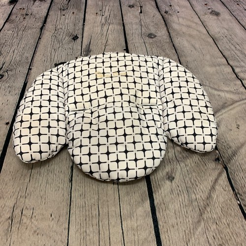 Silver cross padded head - 3d,