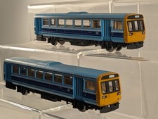 Hornby R867 OO Gauge Class 142