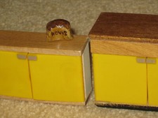 Vintage 1970 doll house - vintage, doll's