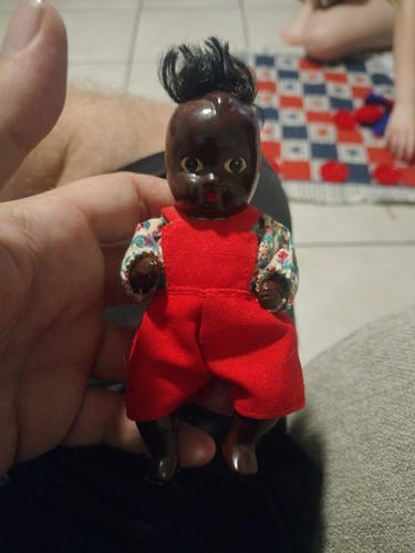 Bisque doll - ,