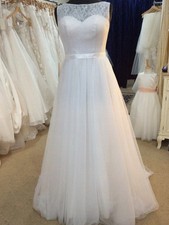 White Wedding Dress - Bride - New without Tags - Lace fitted bodice, Tulle Skirt
