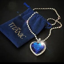 TITANIC HEART OF THE OCEAN PENDANT NECKLACE WITH VELVET POUCH - NICE GIFT IDEA