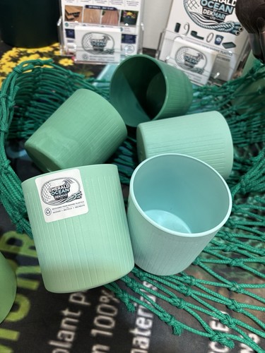 100 recycled from fishing - 100%,