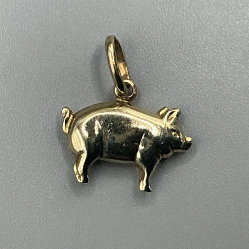 9ct gold pig - charm/,