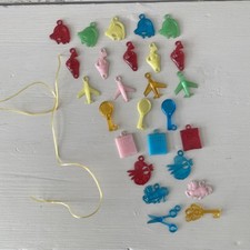 Vintage 1950’s Small Plastic