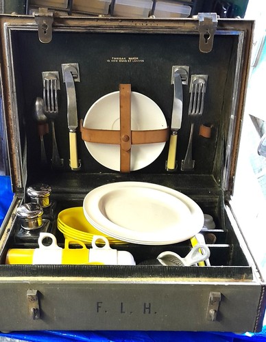 Edwardian car picnic - car,