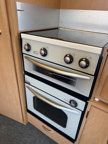 Spinflo gas hob - ,, &